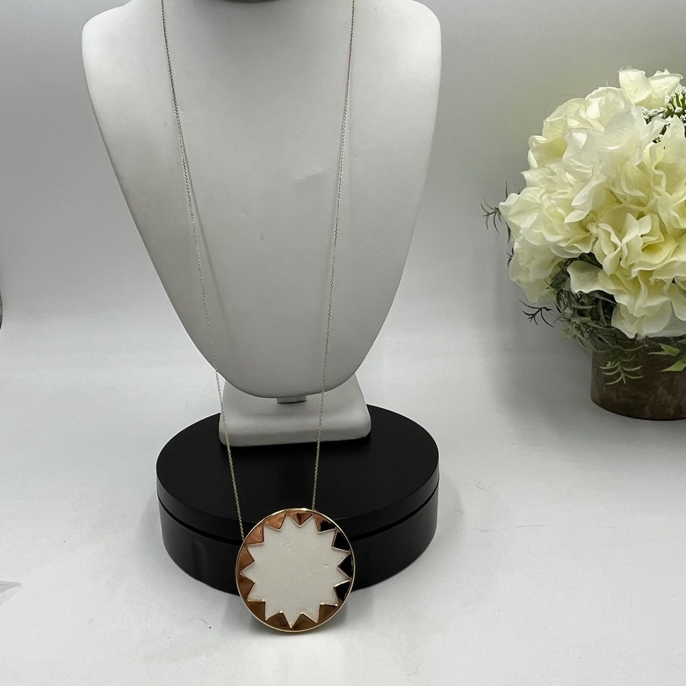 House of‎ Harlow 1960 Off White Leather 
Round Sunburst Pendant Necklace